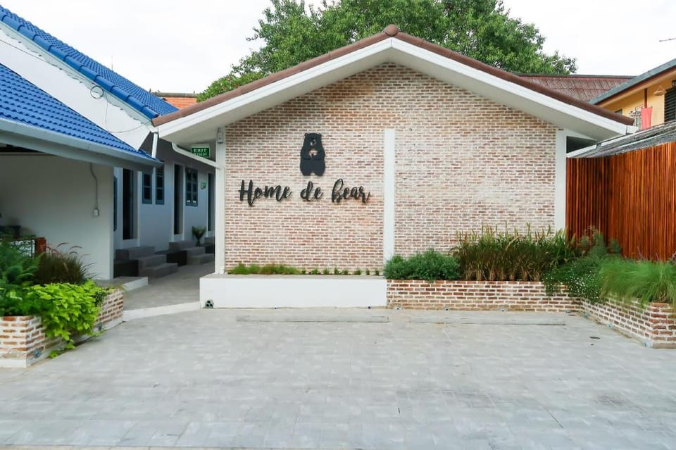 Home de bear Hotel in Chiang Mai