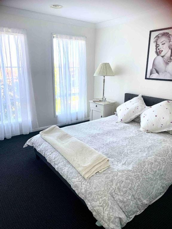 Charming renovated 4 bedroom house in Hillside. Vacation rental in Melbourne