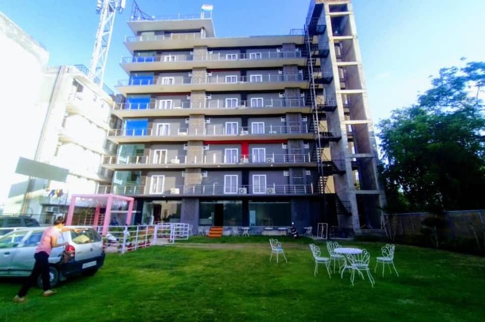 Flagship 76986 Aakhya Residency Hotel in Noida