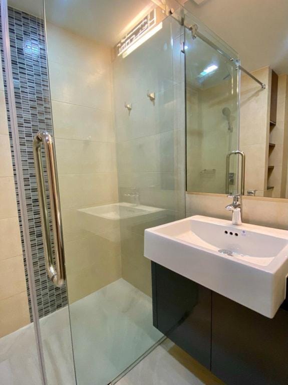Escape Condominiums Beachfront suite 2bedroom-E276 Apartment in Chon Buri Changwat