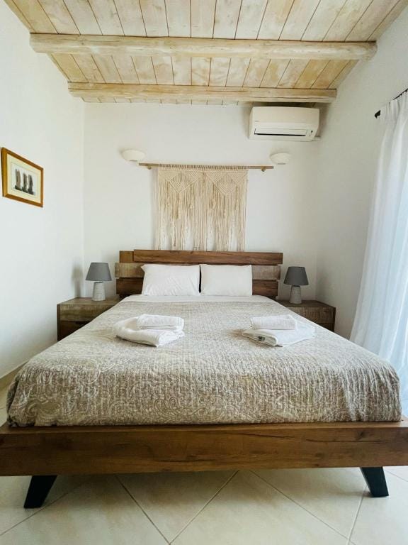 Natural Stone Villa 2 Villa in Mykonos, Mikonos 846 00, Greece
