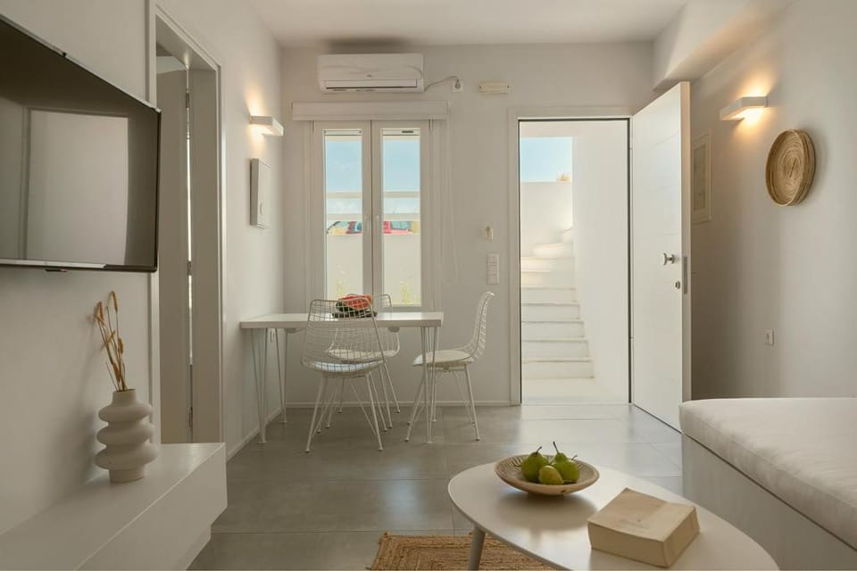 AELIA Tinos Apartment in Decentralized Administration of the Aegean