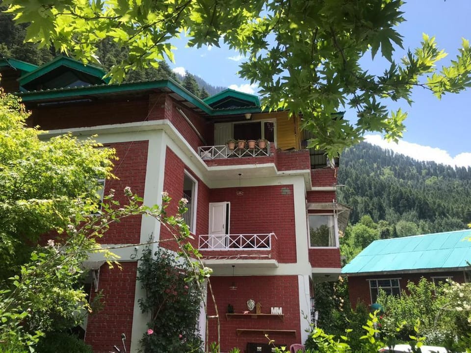 Cottage Manali Meadows By Posheen Villa in Himachal Pradesh