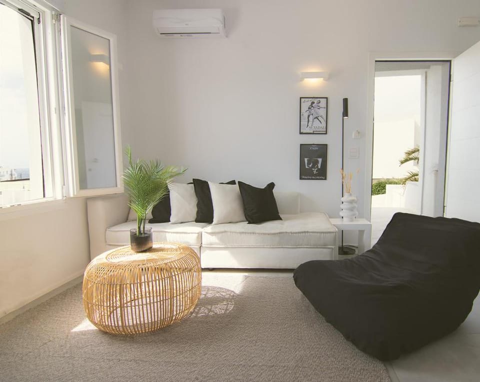 AELIA Tinos Apartment in Decentralized Administration of the Aegean