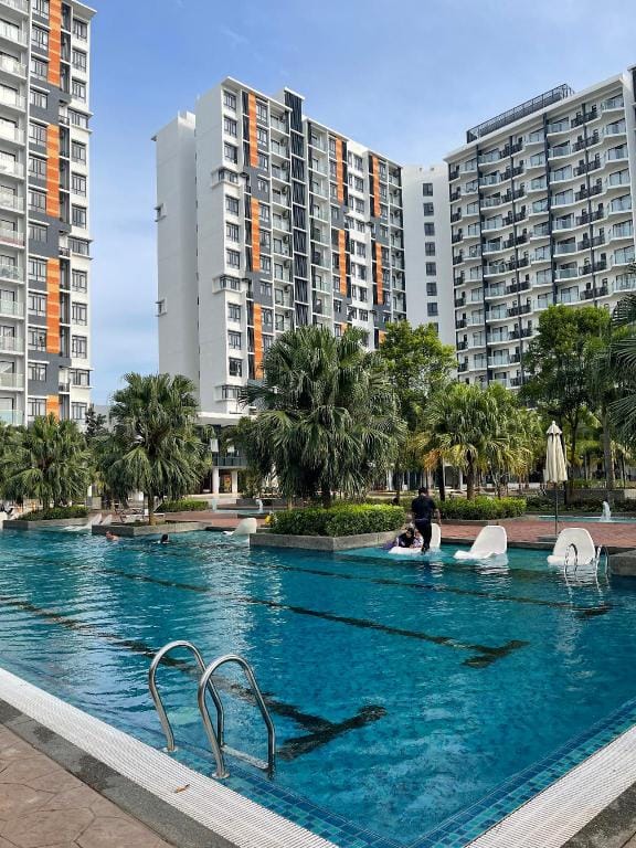 Timurbay Seafront 2 BR Sea & Pool View, Free WIFI Apartment in Terengganu, Malaysia