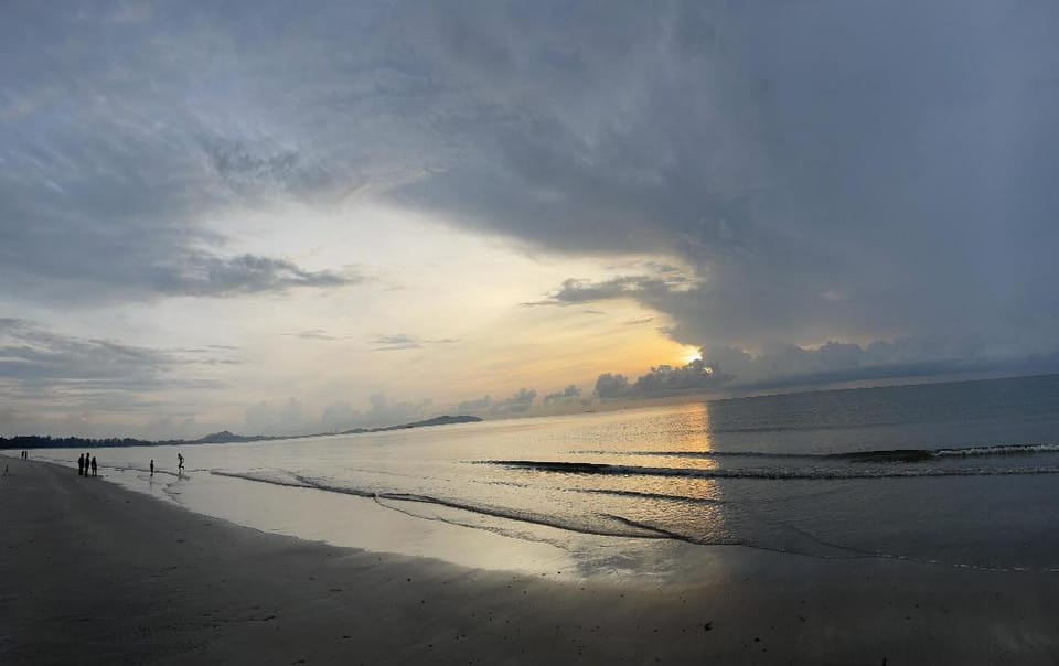 Timurbay Seafront 2 BR Sea & Pool View, Free WIFI Apartment in Terengganu, Malaysia