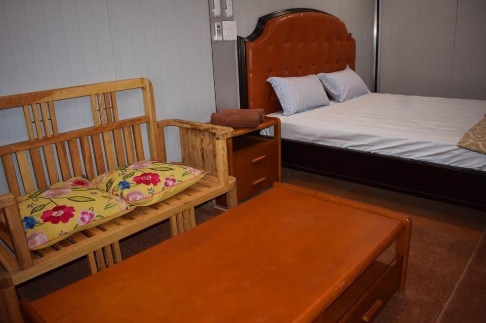 Private Rooms With International Airport View Apartment in New Delhi