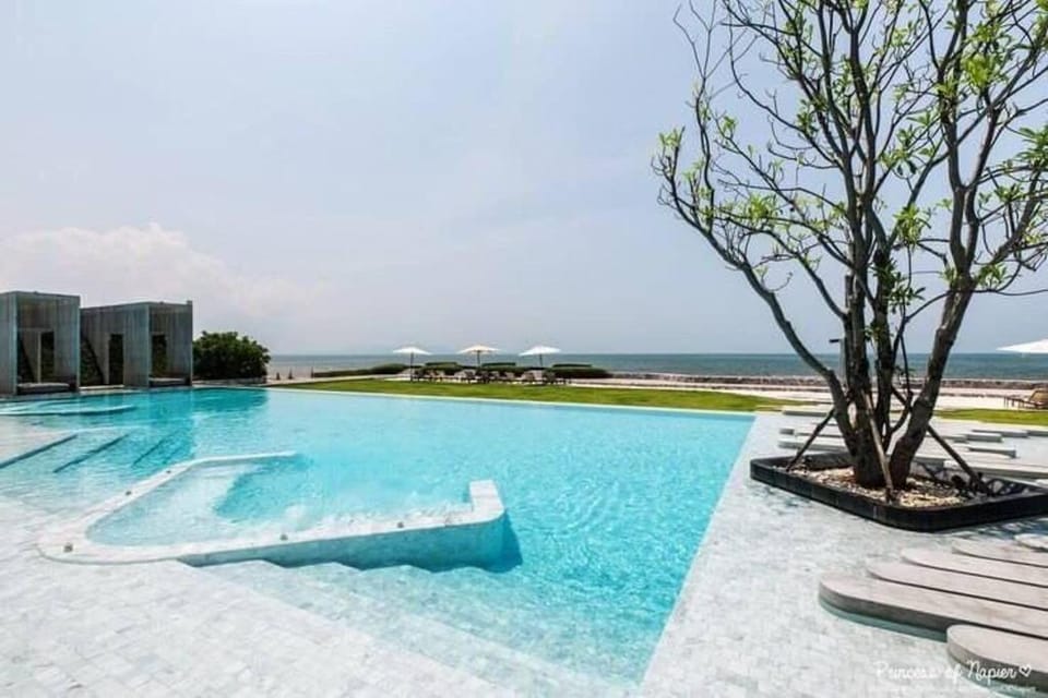Penthouse O2 Scenic Sea View 3BR Veranda Residence Apartment in Pattaya City