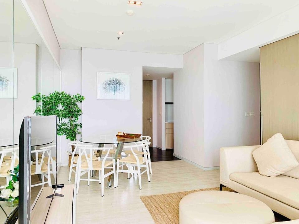 Penthouse O2 Scenic Sea View 3BR Veranda Residence Apartment in Pattaya City