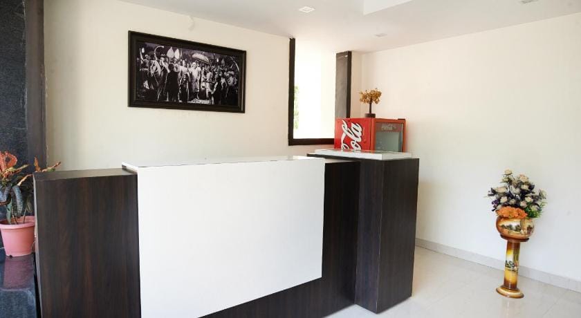 Blueberry Budget Hotel Bed and Breakfast in Maharashtra