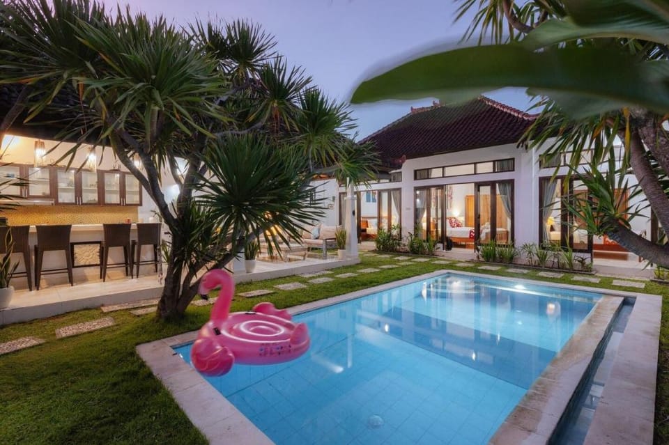 Villa Penny, Seminyak - Spacious 3 Bed Pool Villa! Villa in North Kuta