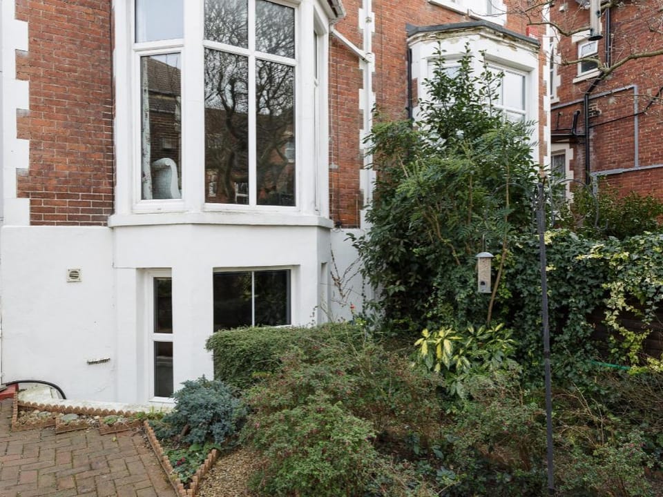 Albany Garden Apartment in Portsmouth