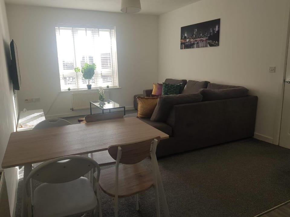 Cherry Tree, Warrington, Smart Tv, High Speed Wifi Apartment in Warrington