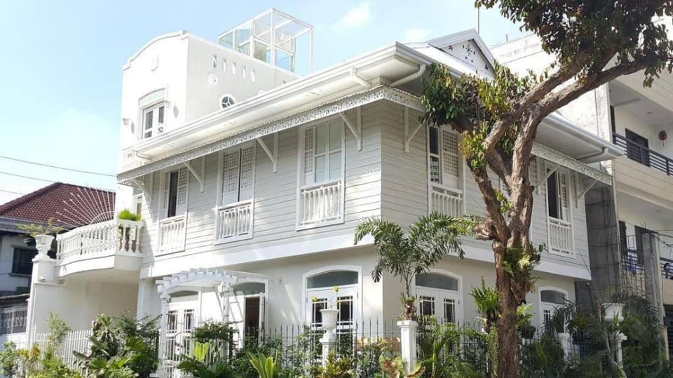 Charming Home for Staycation with 5BR,Pet Friendly (Read House Rules) Vacation rental in Makati