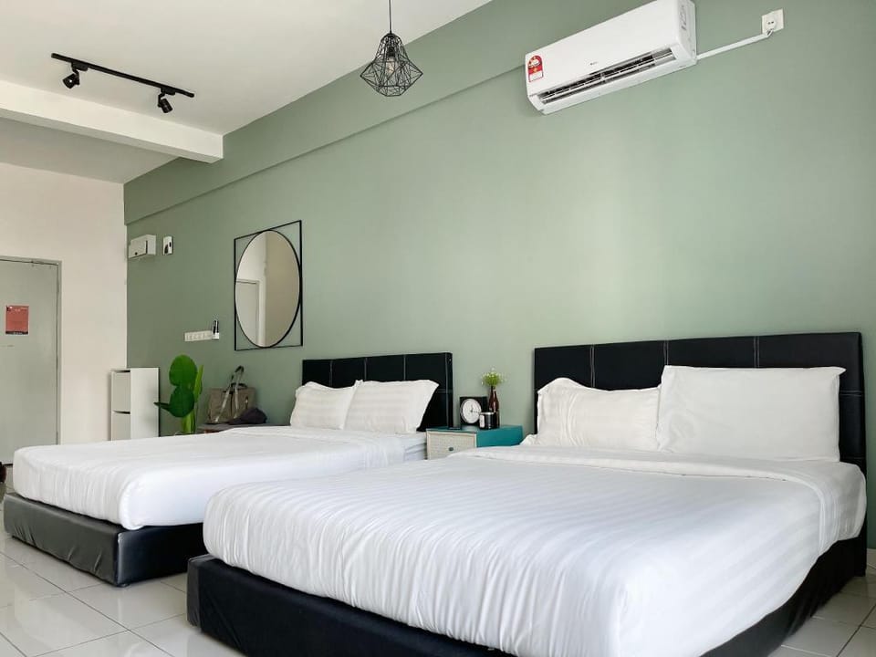 Aeropod Rail Suite // Moody Green [ Near City ] Apartment in Kota Kinabalu