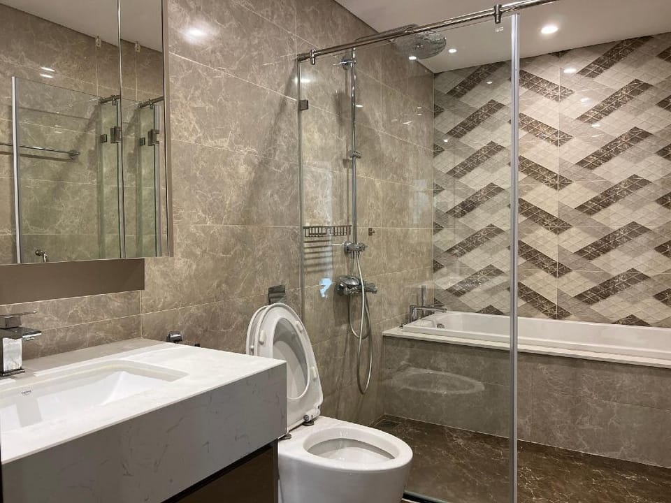 Vinhomes Westpoint 4bedrooms/3wc managed by Hanah Apartment in Laos