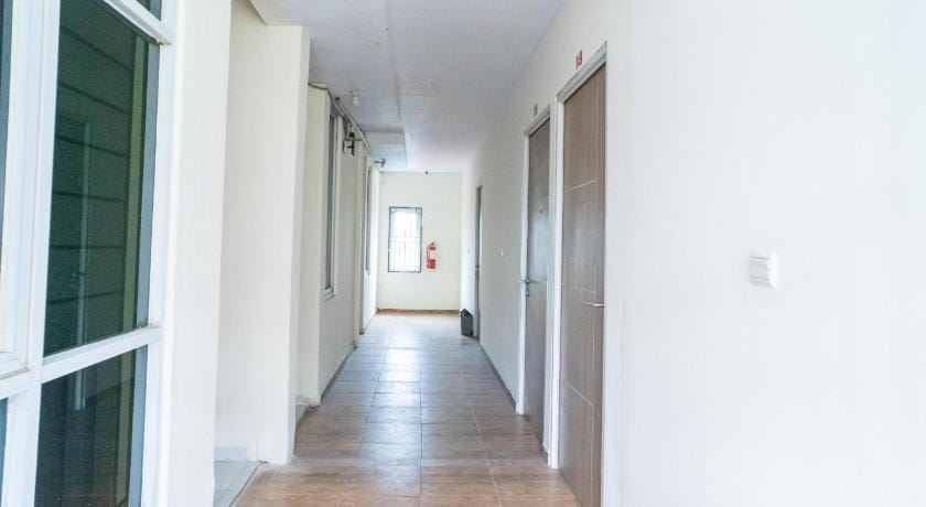 77 Guest House Serpong Mitra RedDoorz Hotel in West Java