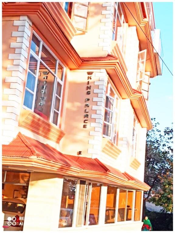Goroomgo King Palace Shimla Near Mall Road Hotel in Shimla