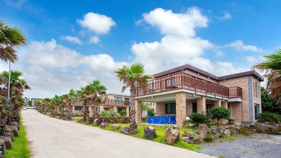Seogwipo Sungsan Golden Village Pension Bed and Breakfast in South Korea