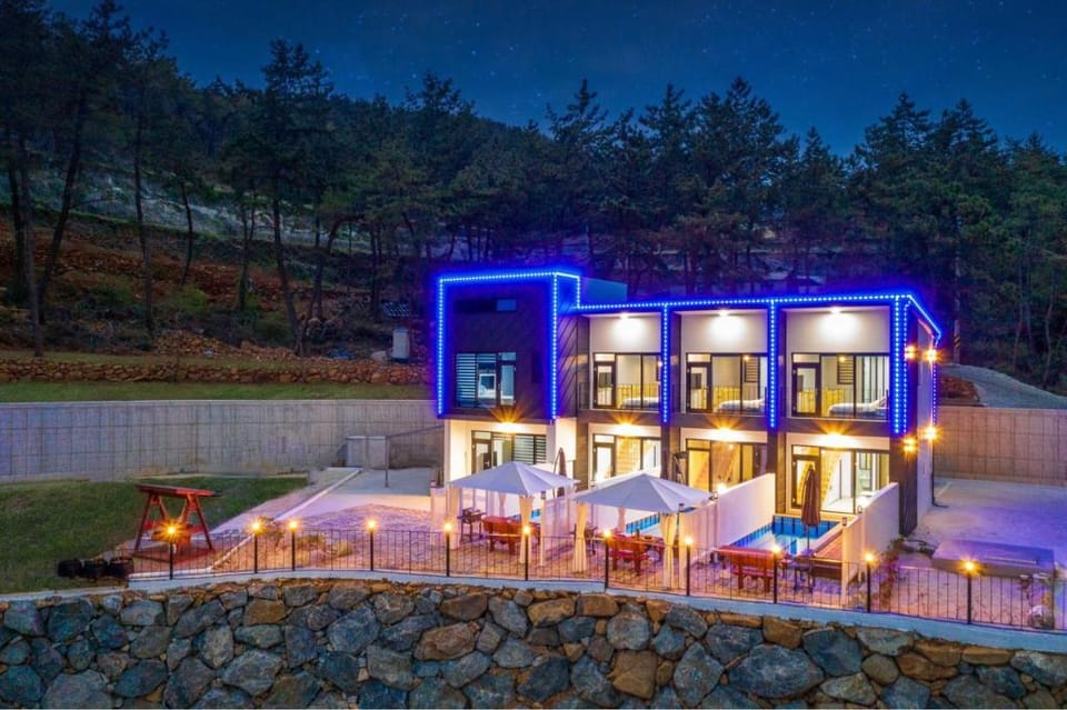Namhae Palace1470 Pension Bed and Breakfast in South Korea