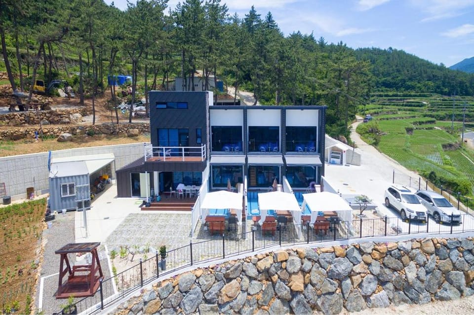 Namhae Palace1470 Pension Bed and Breakfast in South Korea