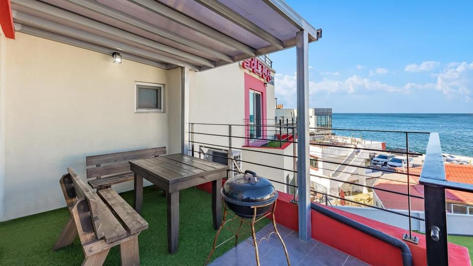 Gangneung Glad Pension Bed and Breakfast in South Korea