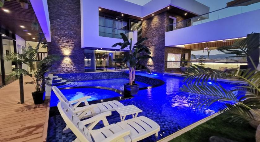 G R A N D C H A L E T Villa in Oman