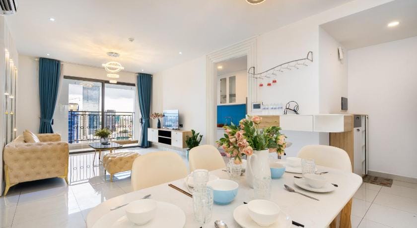 Saigon Royal, the Oak wooden apt amazing view  Apartment in Ho Chi Minh City