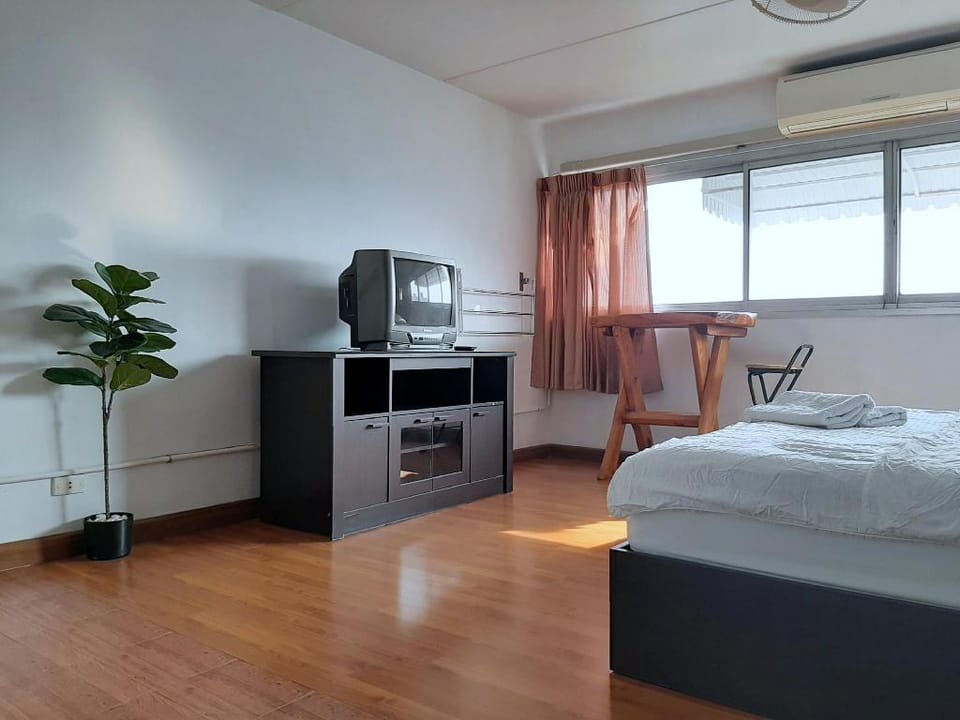 Plus 1 14 Sleep Home 26 Apartment in Bangkok