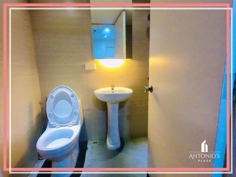 Cozy 2BR Unit | WIFI & Netflix | BGC Apartment in Makati