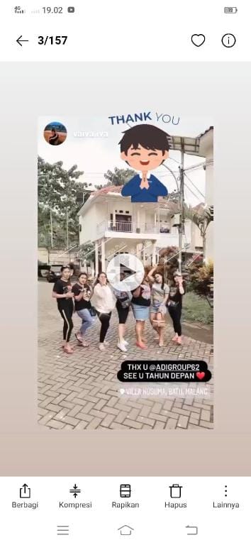 Villa Privat Pool 3 Sampai 12 Kamar IG: adigroup62 Villa in Batu