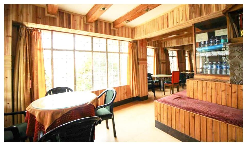 Goroomgo Broadway Annexe Darjeeling - Near Mall Road Hotel in Darjeeling