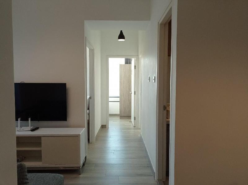 Hung Hom - Deluxe Suite 3-bedroom Apartment in Hong Kong