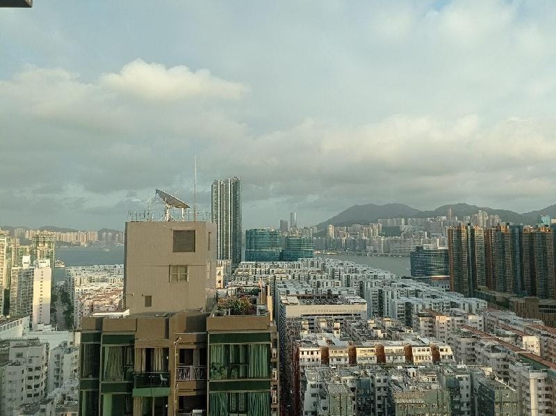 Hung Hom - Deluxe Suite 3-bedroom Apartment in Hong Kong