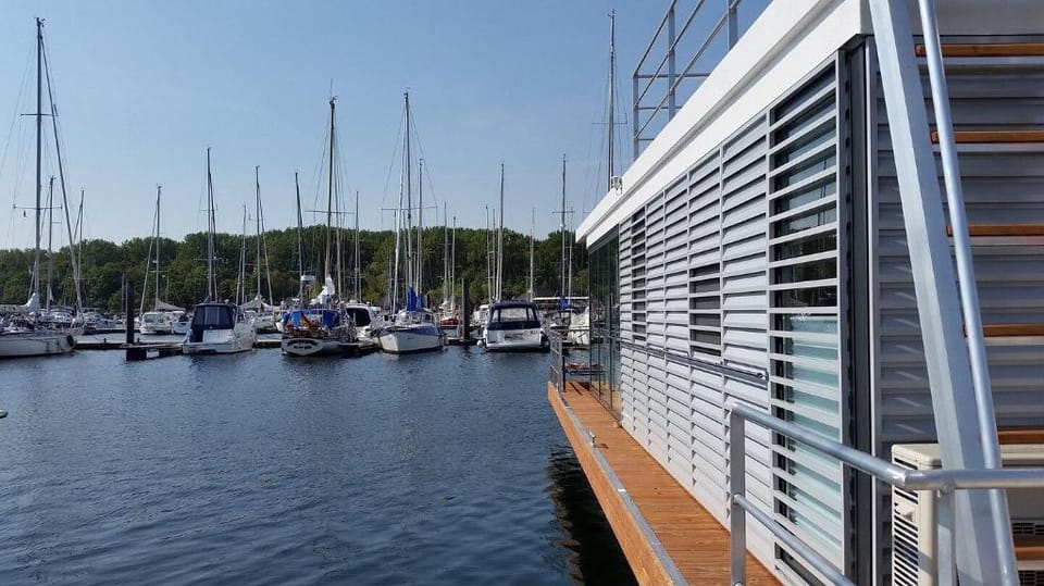 Insider hint ⇒ Exclusive houseboat with fireplace Vacation rental in Mecklenburg-Vorpommern, Germany
