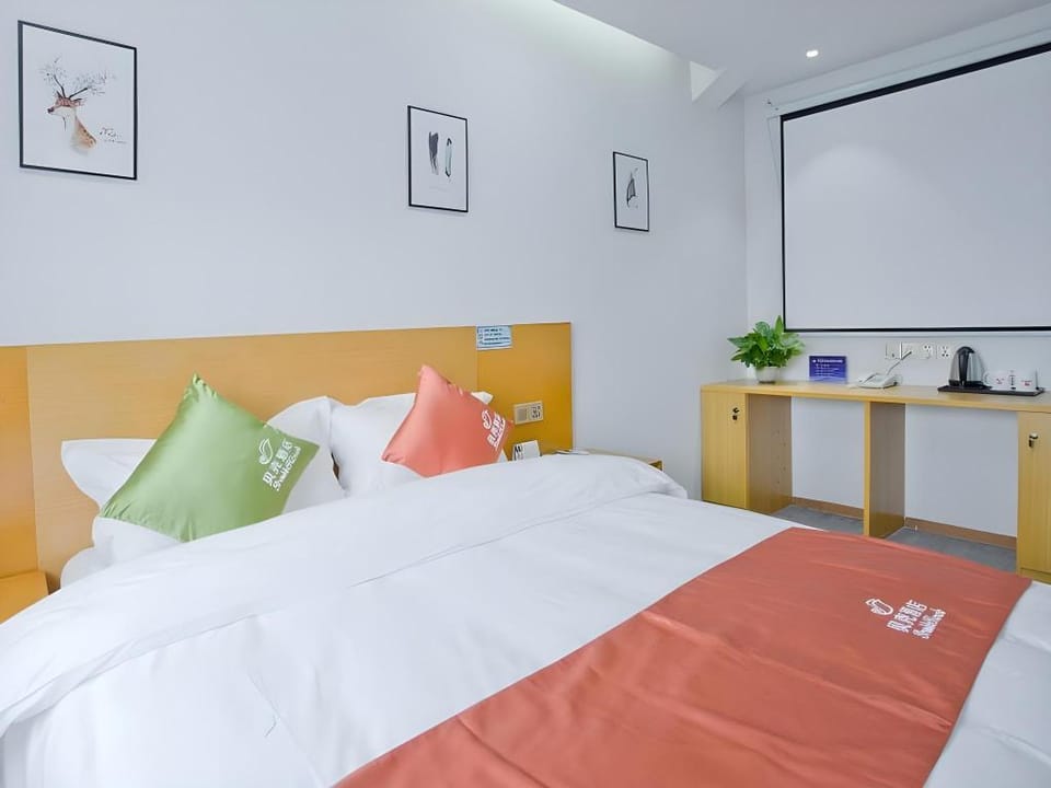 Shell Hotel Beijing Tongzhou District Universal Studio East Wansheng Metro Station Hotel in Beijing
