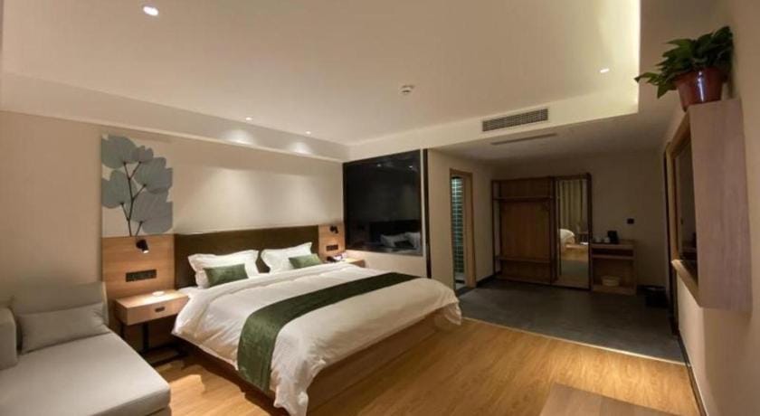 GreenTree Inn Express Shandong Jinin Jiaxiang Railway Station Hotel in Shandong