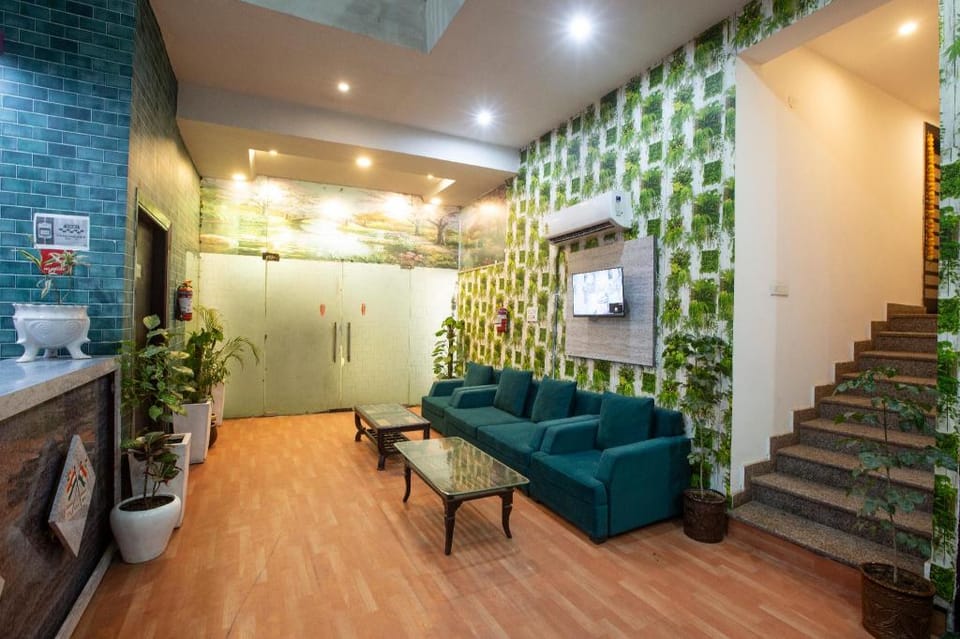 Hotel Classic Plaza at Delhi Airport Hotel in New Delhi