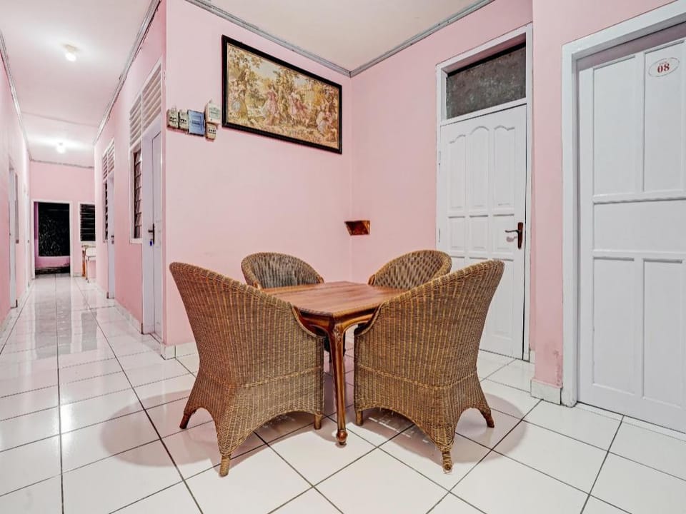 OYO 90289 Lestari Syariah Homestay Hotel in West Java