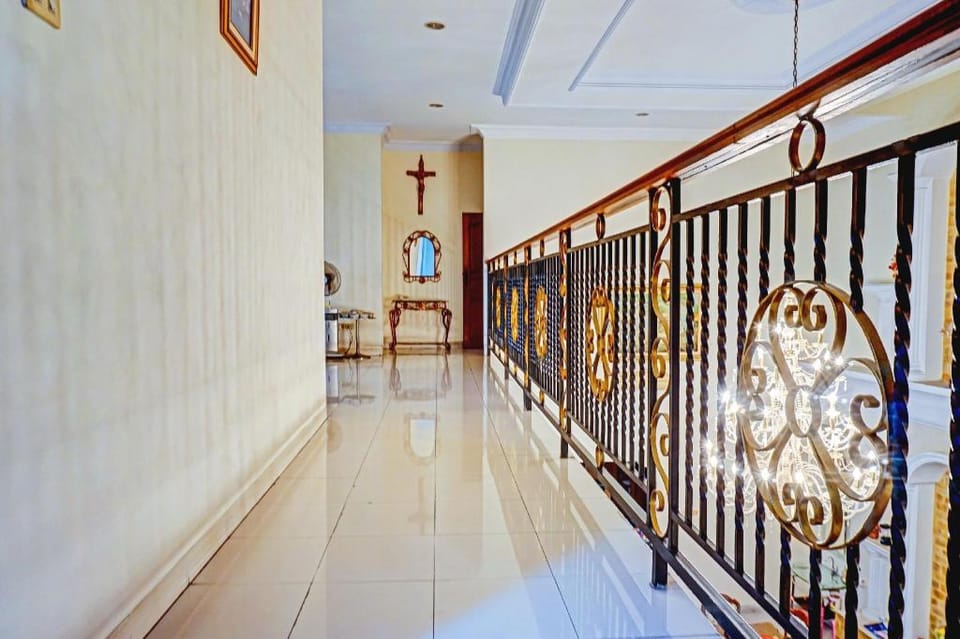 SPOT ON 90295 Simprug Residence Hotel in South Jakarta City