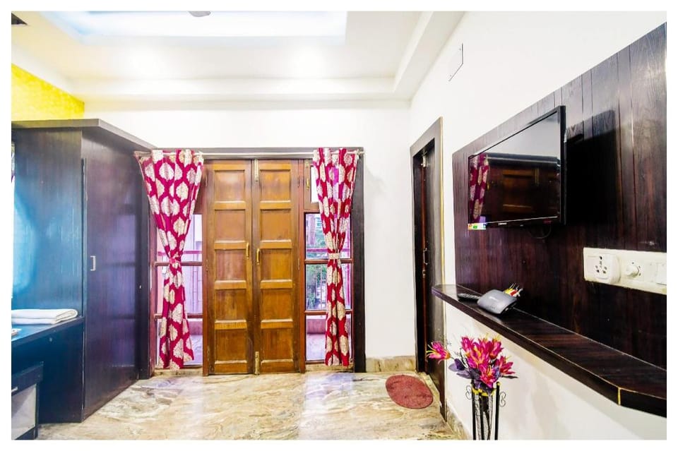 Goroomgo Puja Residency Kolkata Hotel in Kolkata
