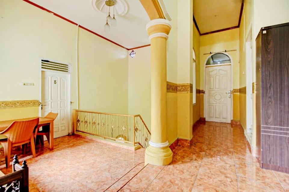 OYO 90307 Fj Alfaeyza Kost Hotel in Indonesia