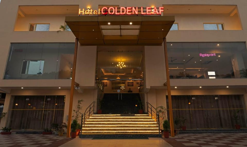 Treebo Golden Leaf DDN Hotel in Dehradun