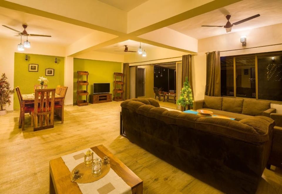 WATERS EDGE -a property of serenity and relaxation Vacation rental in Maharashtra