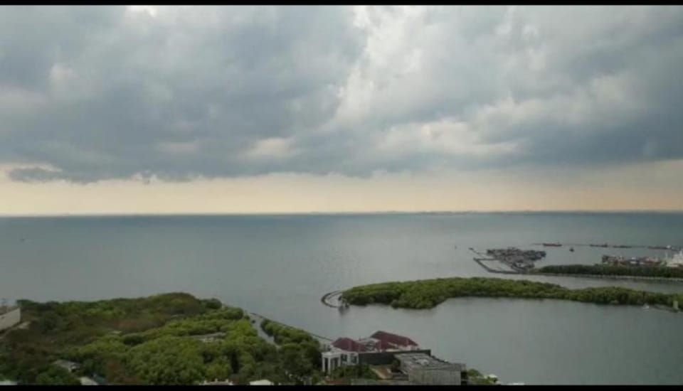 Luxury Sea View Service Apartment With Balcony Apartment in Jakarta