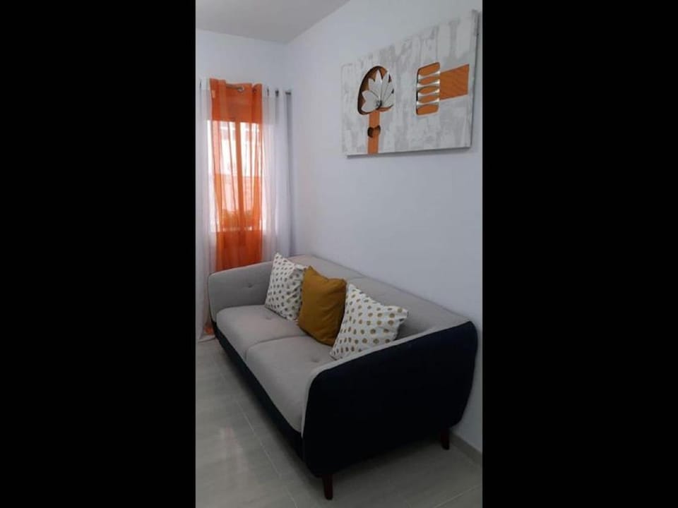 Large Superior 3 bedroom Apartment 15 Bathroom two Balconies full Aircondition Apartment in Alicante