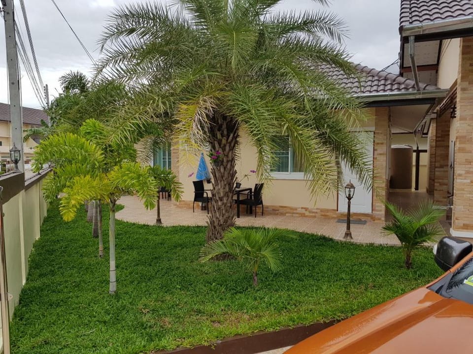 Poolvilla gorgeshouse Villa in Chon Buri Changwat