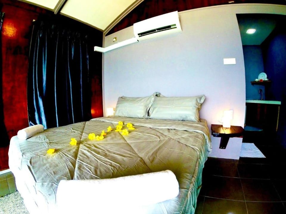 Pondok Beach Shack Chalet : BeachFront-TopFloor1 Vacation rental in Mersing