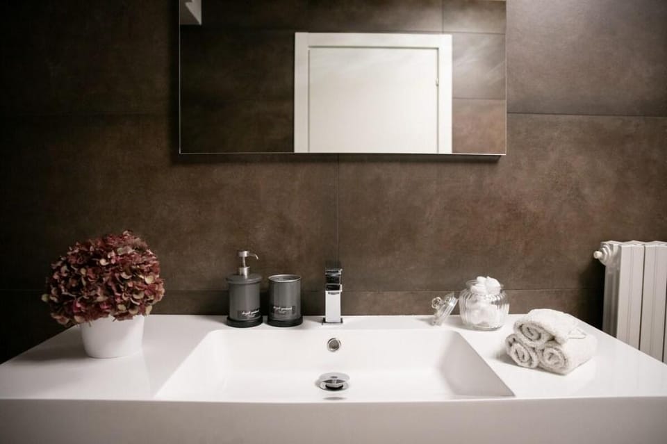 BILOCALE DOVE GREY NEL DONIZETTI RESIDENCE Apartment in Bergamo