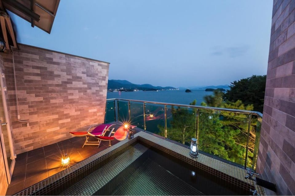 Tongyoung S468 Poolvilla Bed and Breakfast in South Korea